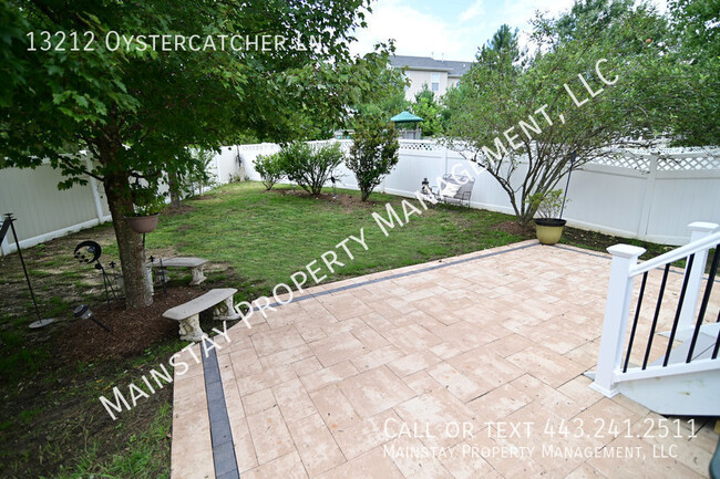 Building Photo - Immaculate 5 Bedroom SFH W/ Private Deck &...