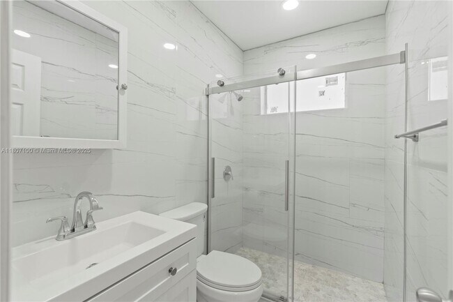 Building Photo - 205 NW 128th St