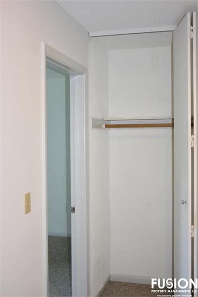 Building Photo - Bright 2-Bedroom Home Near Oakledge Park w/Pool!