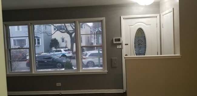 Livin Room - 3513 N Kolmar Ave