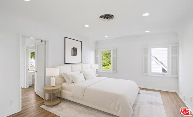 Building Photo - 713 Elm Dr