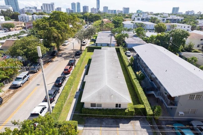 Building Photo - 900 SW 5th Ave