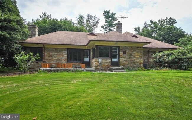 Building Photo - 8104 Heacock Ln