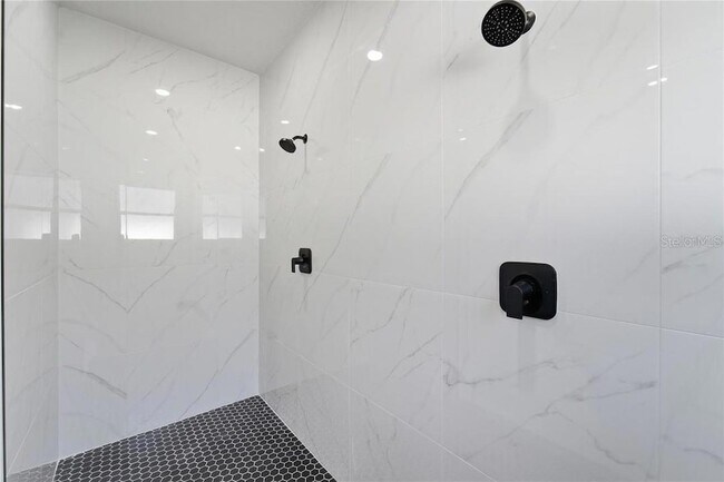 Building Photo - 3286 W Crandon Dr