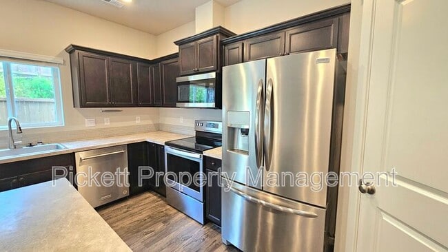 Building Photo - 6524 Yorktown Pl NE