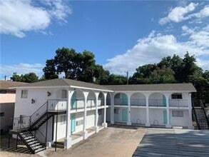 Building Photo - 2609 E Cesar Chavez St