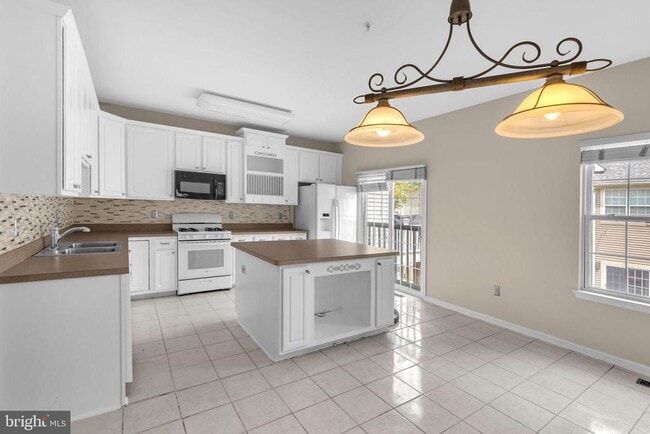 Building Photo - 1809 Spanish Oak Ln