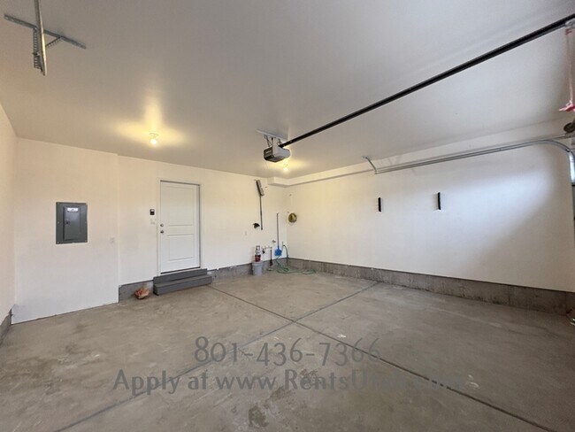 Building Photo - Canvasback