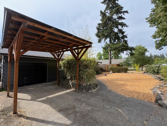Building Photo - 3230 Onyx St