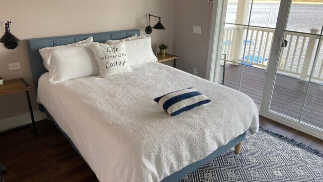 Building Photo - 230 Leeward Way