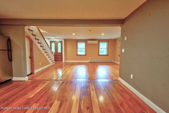 Building Photo - 153 Bross St