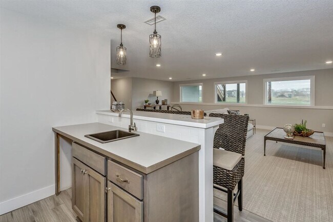 Building Photo - Impeccable 5 Bedroom Beauty in Cornerstone!