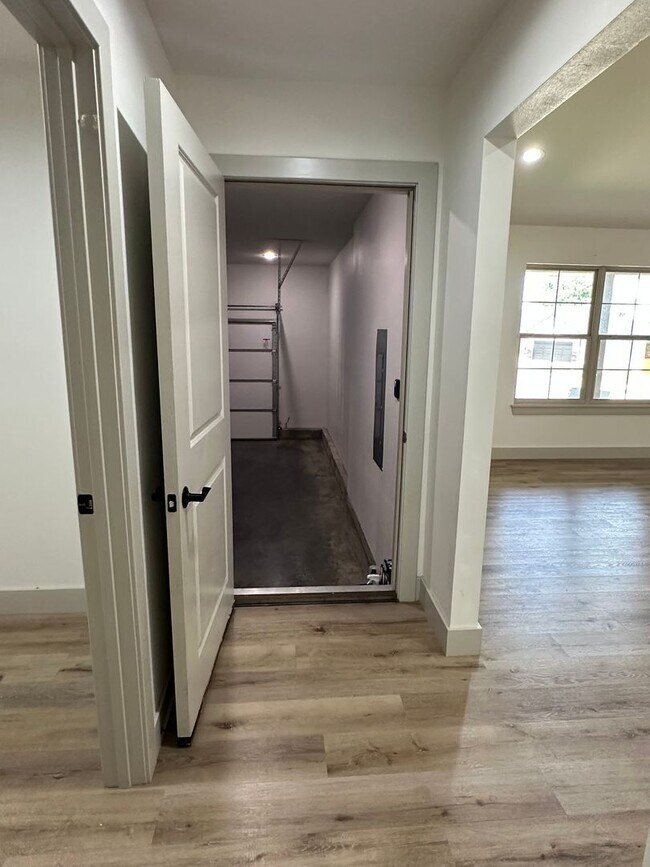 Building Photo - Now Accepting Applications – 4 BED 3 BATH | Summit Pass Subdivision | Waynesville School District