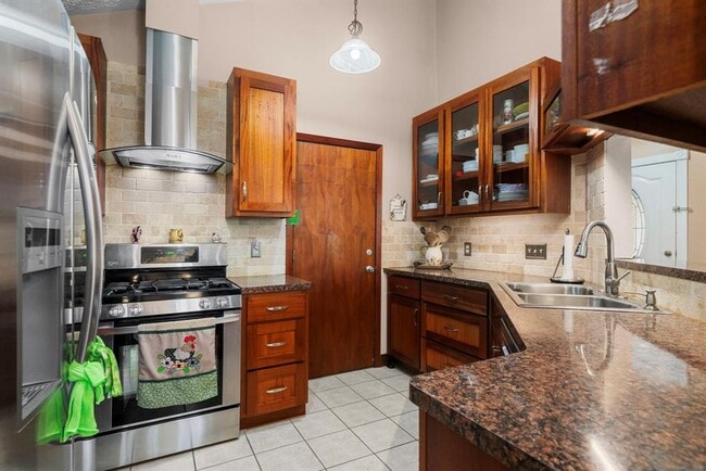 Building Photo - 16323 La Luna Dr