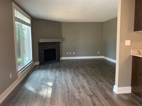 Building Photo - 2 bedroom duplex OPEN HOUSE 1/31/26, 1P TO 2P