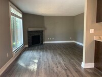 Building Photo - APPLICATION PENDING - Lovely modern 2 bedroom upstairs unit