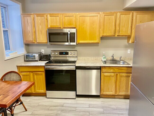 Building Photo - 121 New York Ave NW