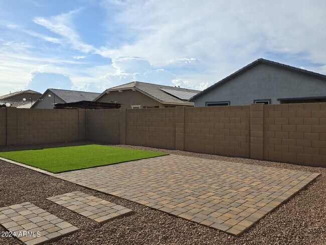 Building Photo - 9210 W Willow Bend Ln