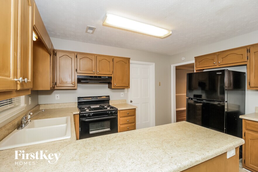 Building Photo - 307 Marble Ct