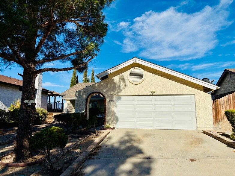 Building Photo - 36778 Spanish Broom Dr