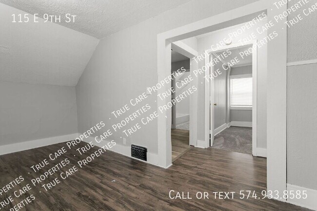 Building Photo - 115 E 9th St