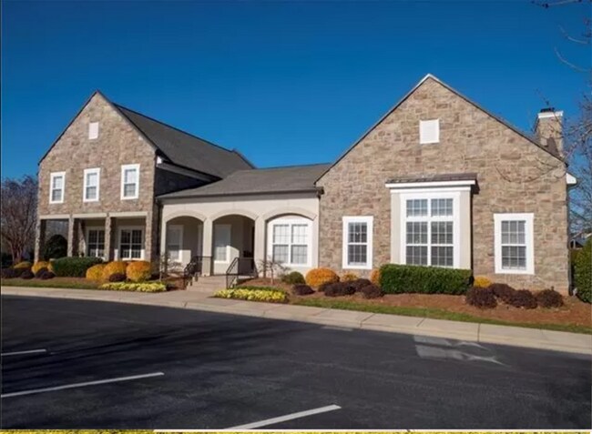 Building Photo - 5848 Clan MacLaine Dr
