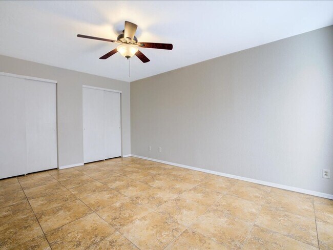 Building Photo - Modern 2 Bedroom 2 Bathroom home with comm...