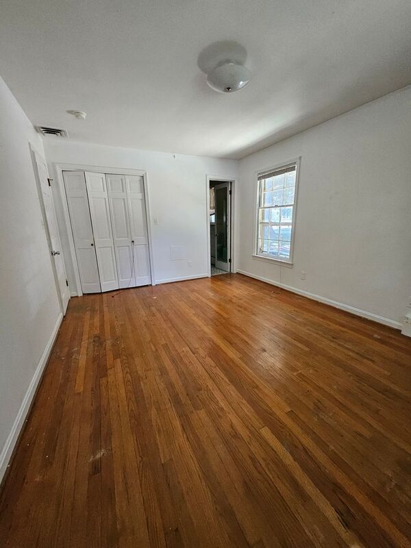 Building Photo - 1415 Augustine Ave