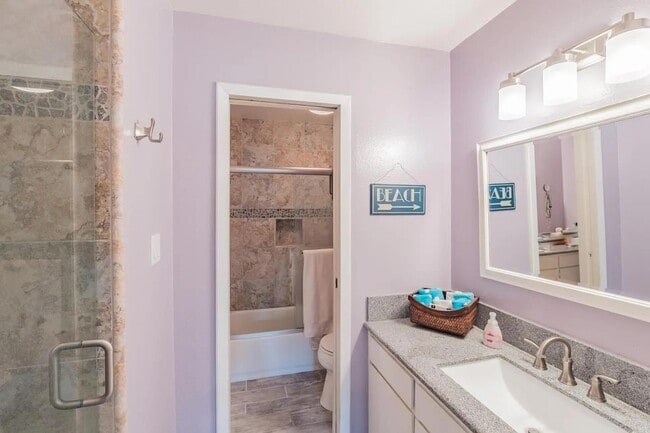 Building Photo - 1925 46th Ave