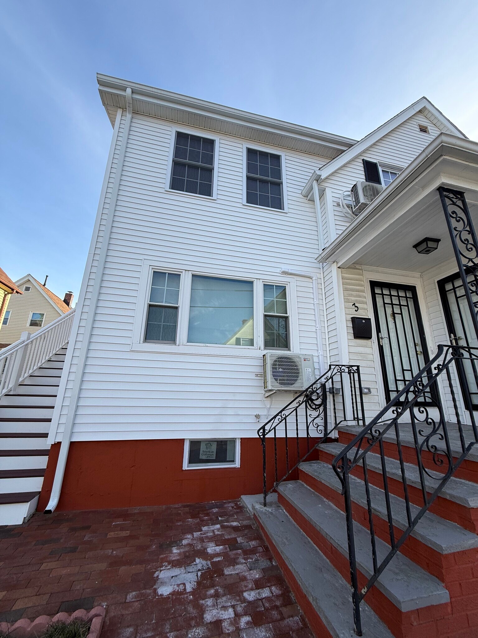 Building Photo - 3 Heath St