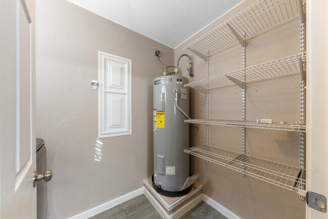 Building Photo - 219 Coriander Bend