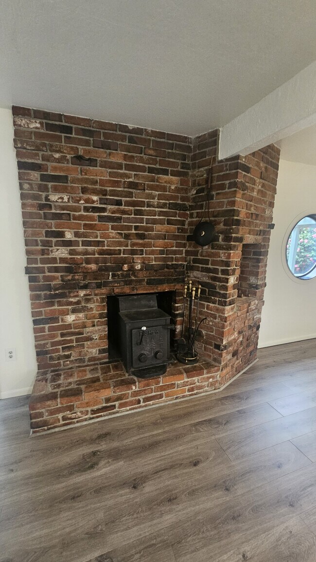 Building Photo - 2375 North Ave