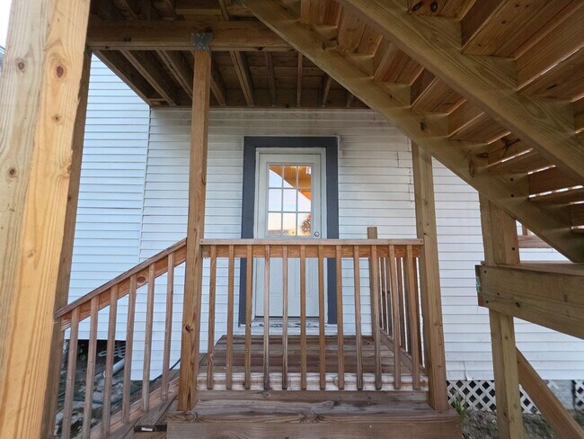 Building Photo - 202 Luella Ct