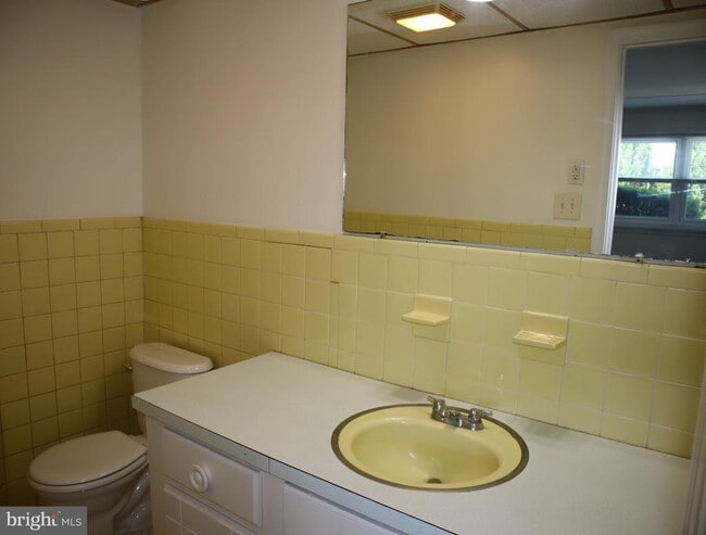 Building Photo - 319 Camden Ave