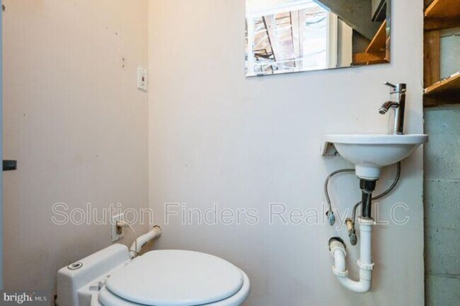 Building Photo - 2110 Coralthorn Rd