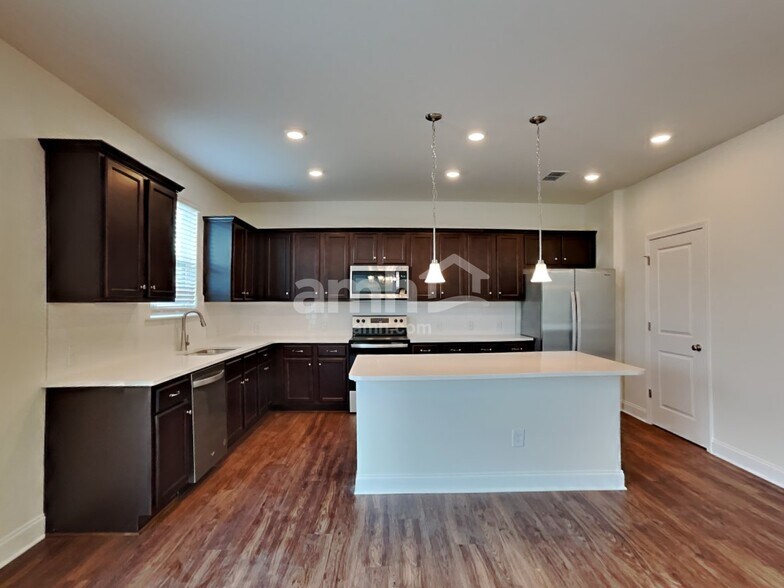 Building Photo - 153 Hazel Pk Dr