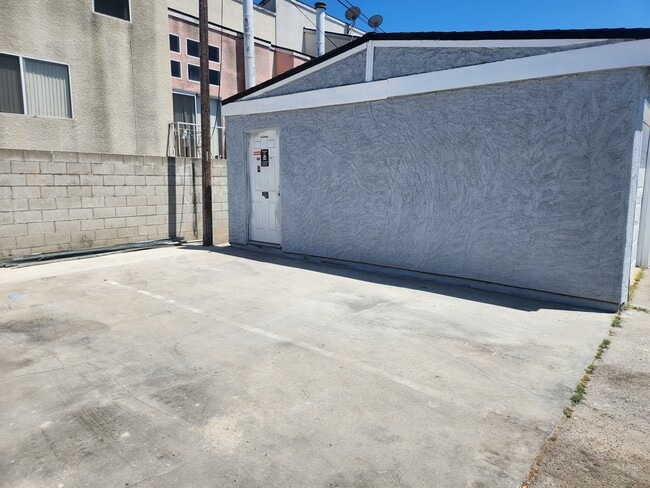 Building Photo - 1451 W 146th St