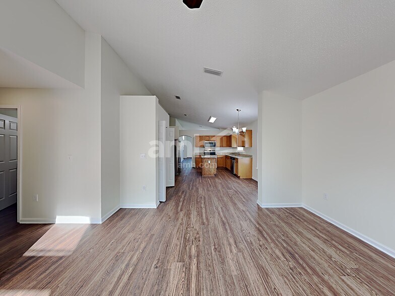 Building Photo - 14213 Fish Eagle Dr E