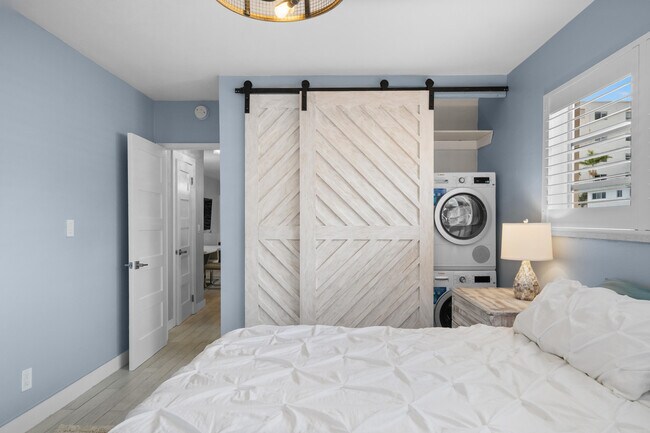 Building Photo - 624 Orton Ave