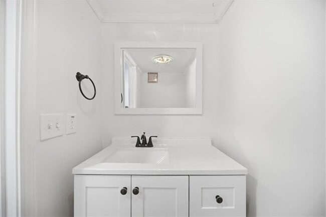 Building Photo - 530 Matterhorn Way