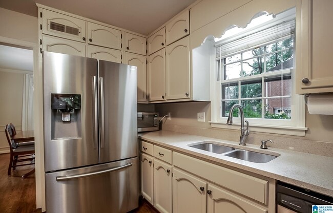 Building Photo - 4105 Shiloh Dr