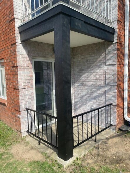 Building Photo - 13 Eagle Dr