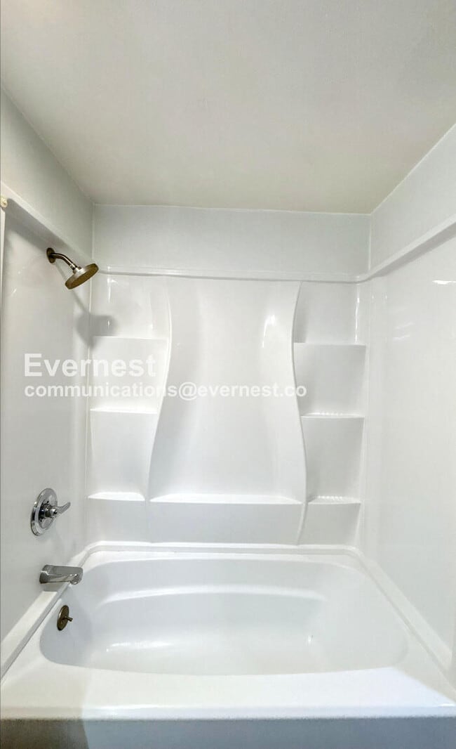 Building Photo - 3523 Roswell Dr