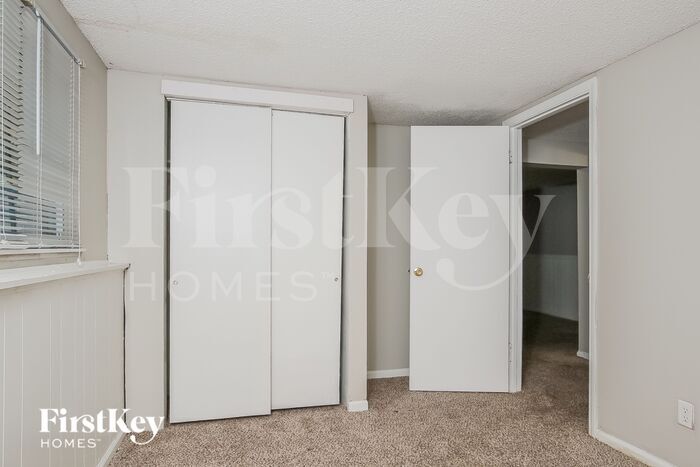 Building Photo - 9318 Kingsboro Cir