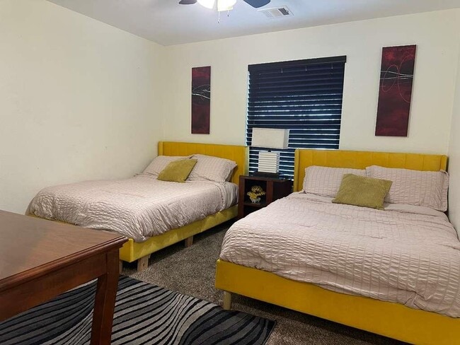 Building Photo - 108 Belaire Cir