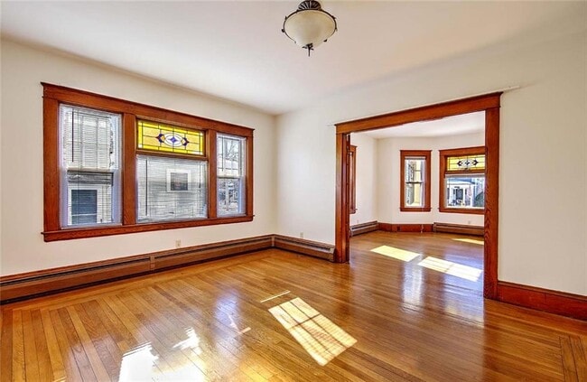 Building Photo - 910 Hope St