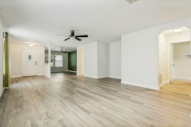 Building Photo - BEAUTIFUL SINGLE STORY HOME IN RETAMA SPRINGS