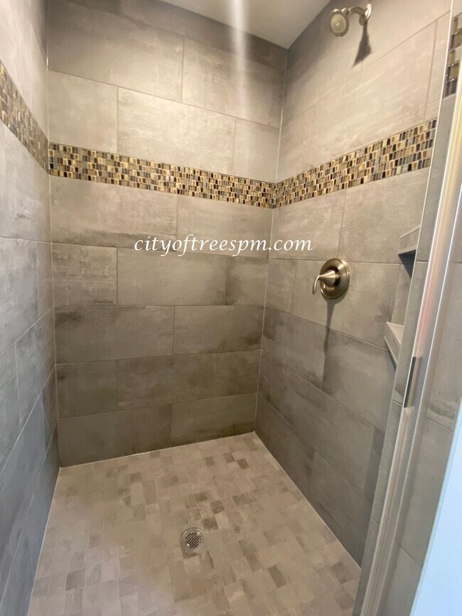 Building Photo - 3 br, 2 bath House - 8934 E Sego Lily Dr