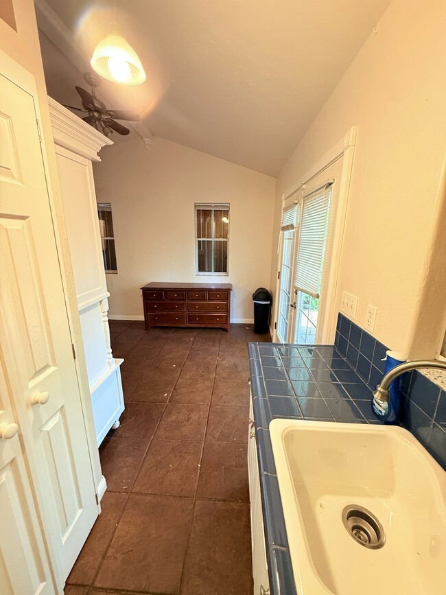 Building Photo - 92-8703 Tiki Lane, Unit B
