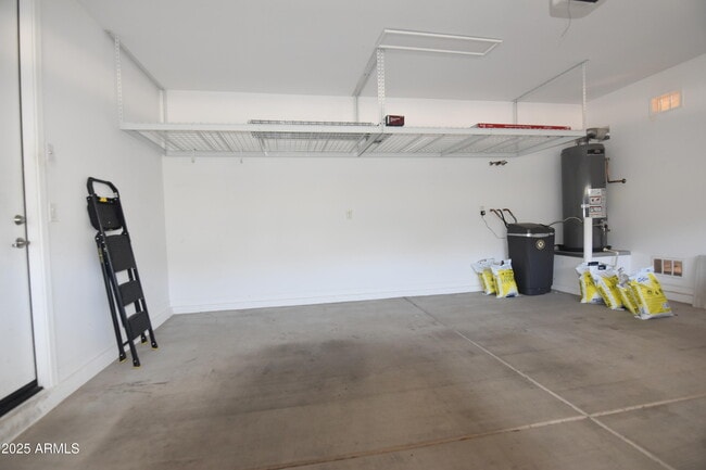 Building Photo - 250 E Wisteria Dr